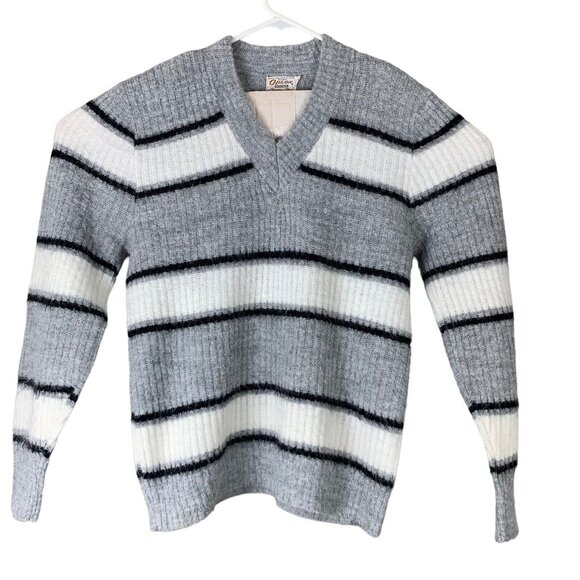 Vintage Sweater Size Medium Orlon Campus Acrylic Fuzzy White Gray Striped V Neck - Picture 1 of 5
